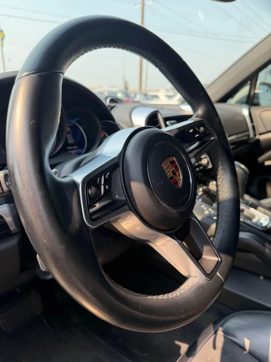 2017 Porsche 958 Cayenne - Image 14 of 19