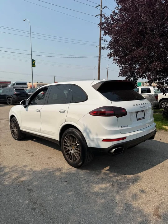 2017 Porsche 958 Cayenne - Image 9 of 19