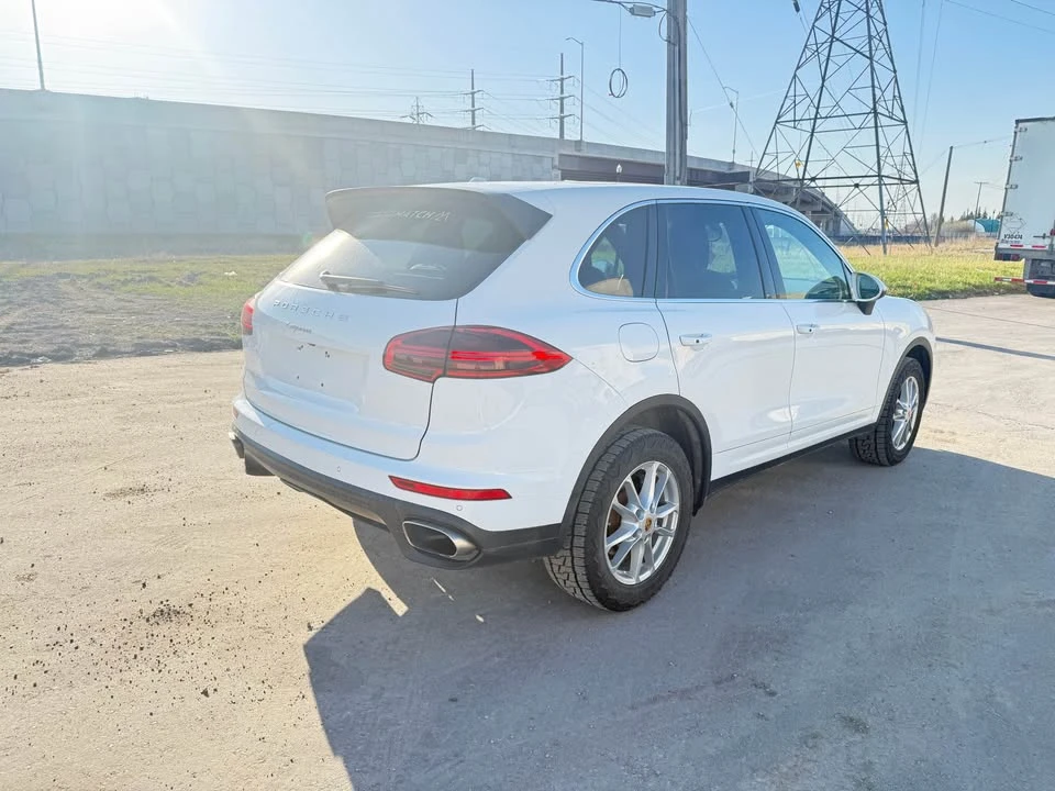 2017 Porsche 958 Cayenne - Image 3 of 19