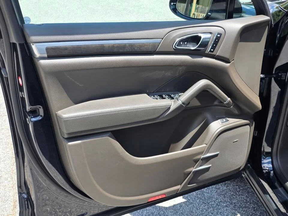 2017 Porsche 958 Cayenne - Image 9 of 20