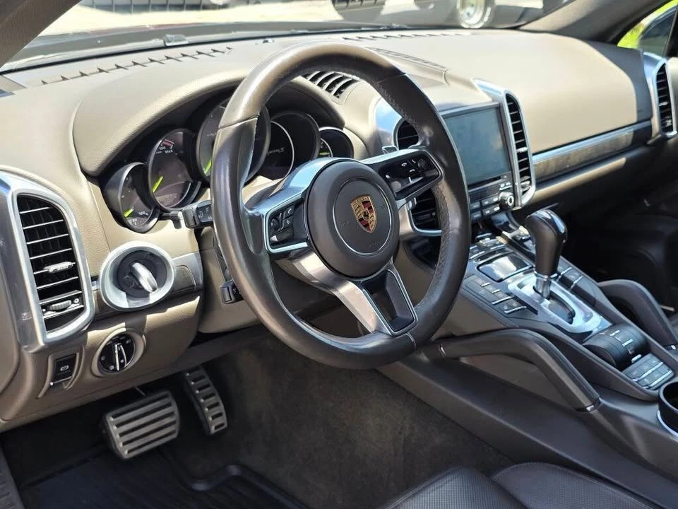 2017 Porsche 958 Cayenne - Image 13 of 20