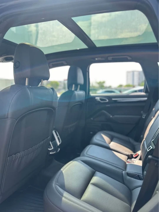 2017 Porsche 958 Cayenne - Image 6 of 14