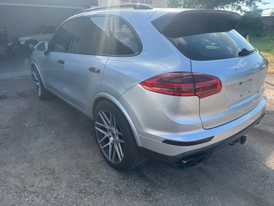 2017 Porsche 958 Cayenne - Image 6 of 7