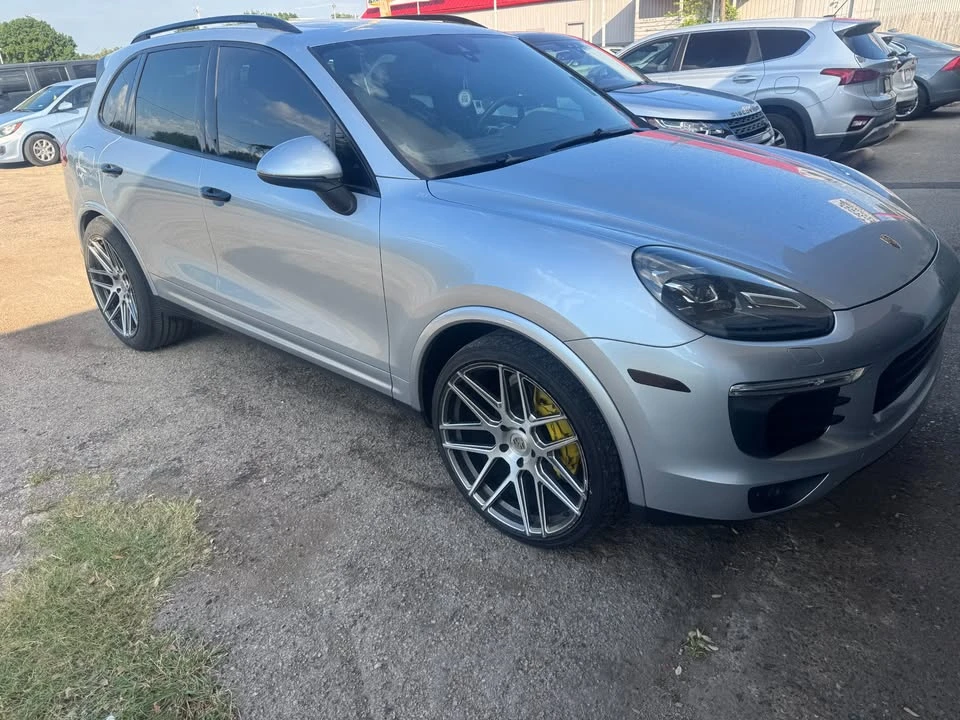 2017 Porsche 958 Cayenne - Image 3 of 7