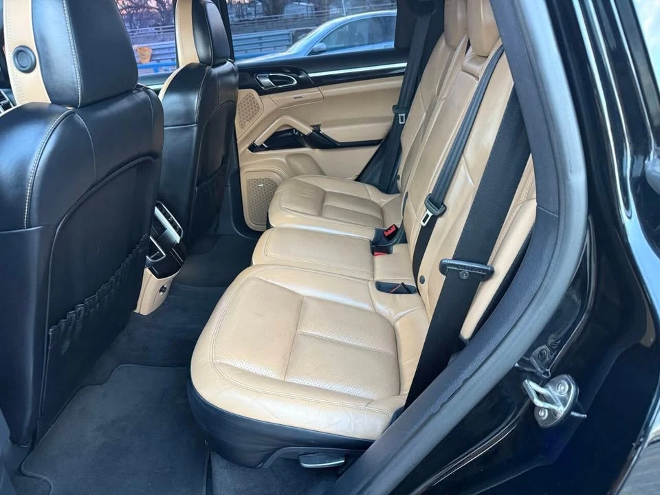 2017 Porsche 958 Cayenne - Image 19 of 20