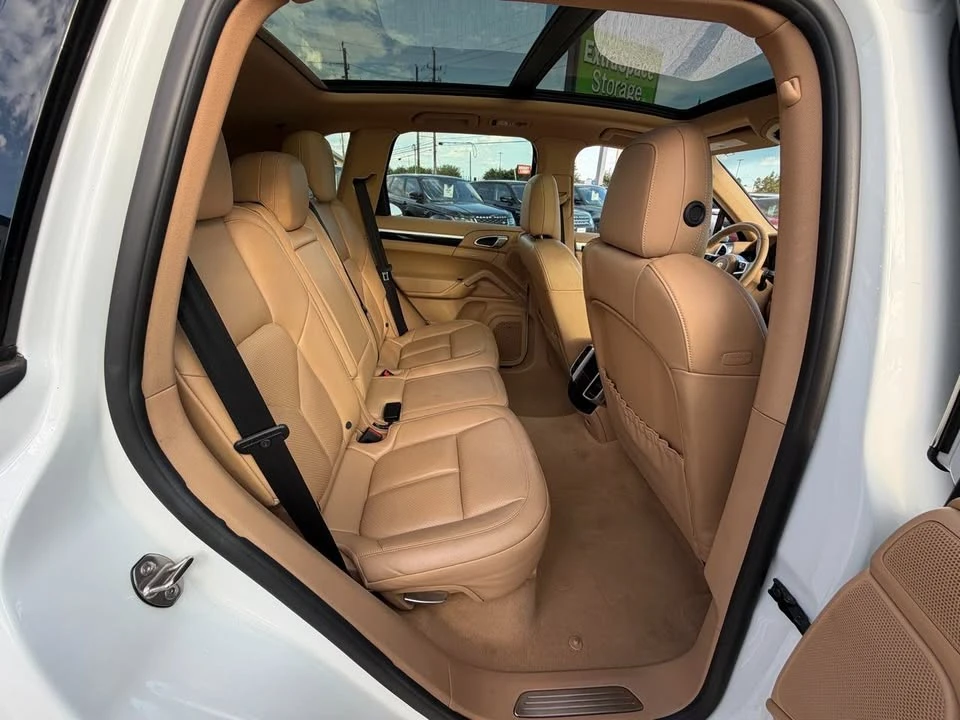 2017 Porsche 958 Cayenne - Image 12 of 18