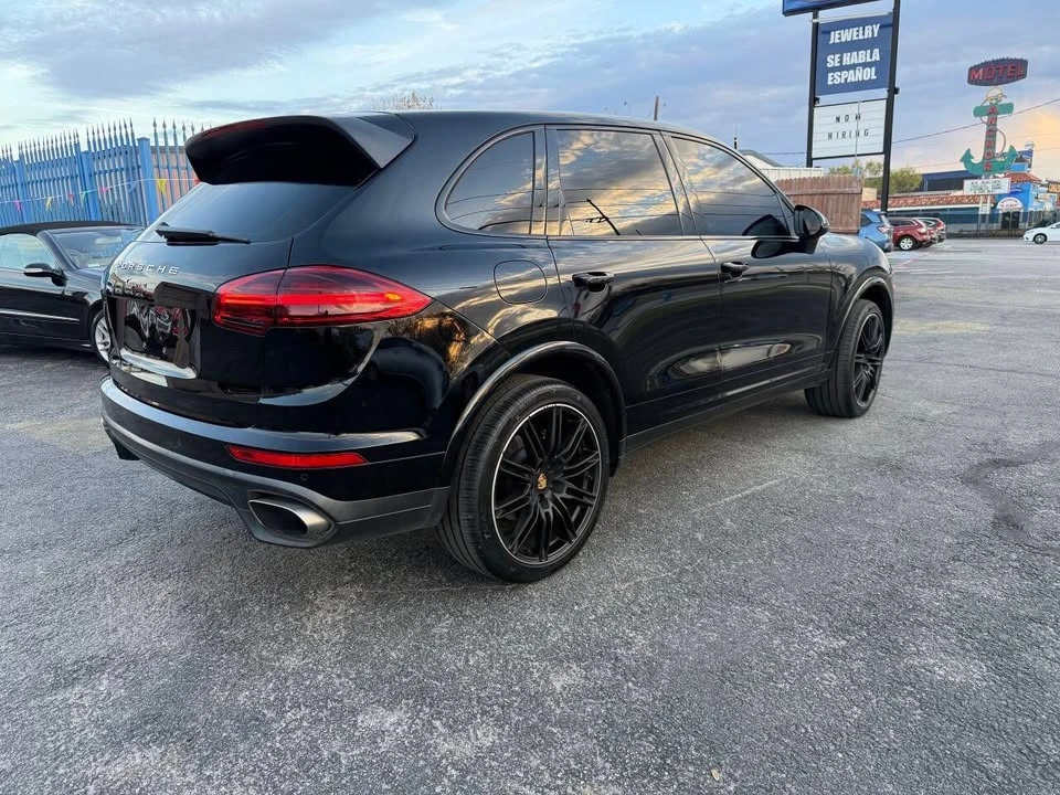 2017 Porsche 958 Cayenne - Image 9 of 20