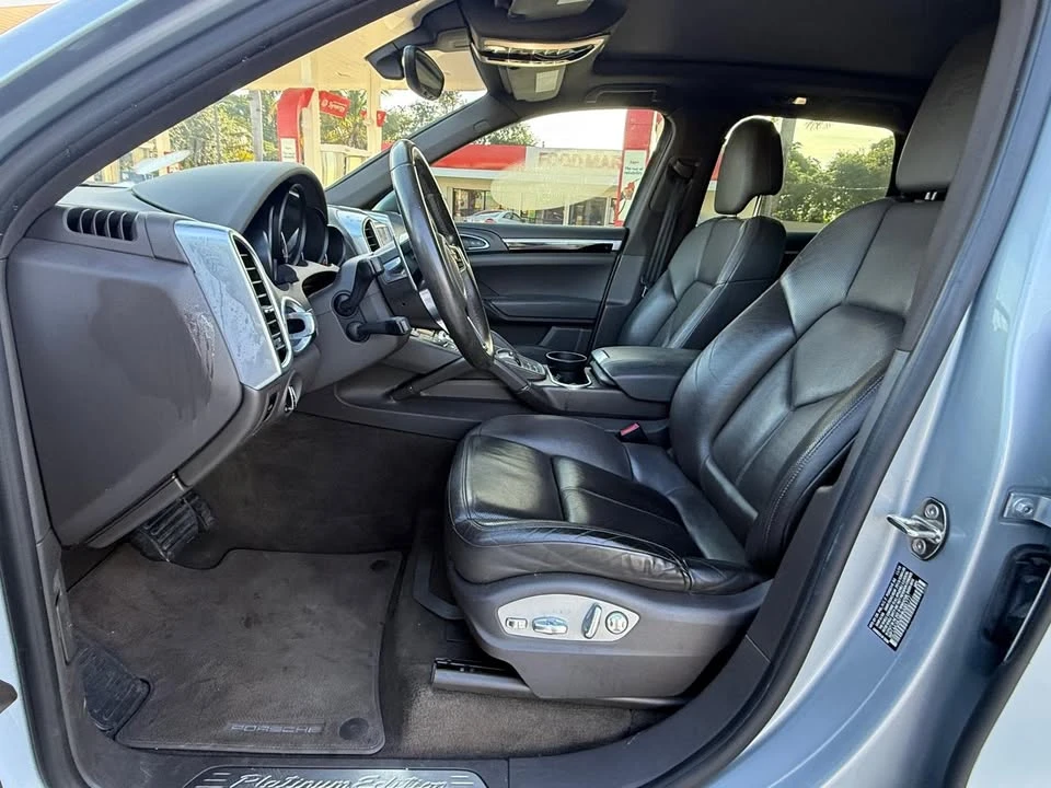 2017 Porsche 958 Cayenne - Image 9 of 10