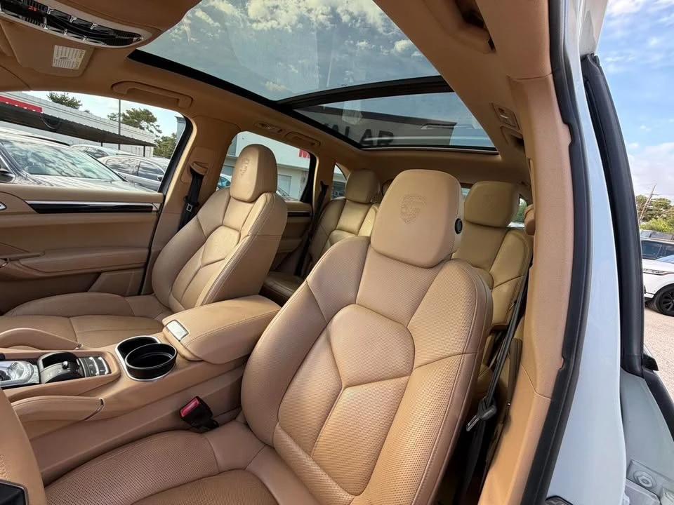 2017 Porsche 958 Cayenne - Image 9 of 18