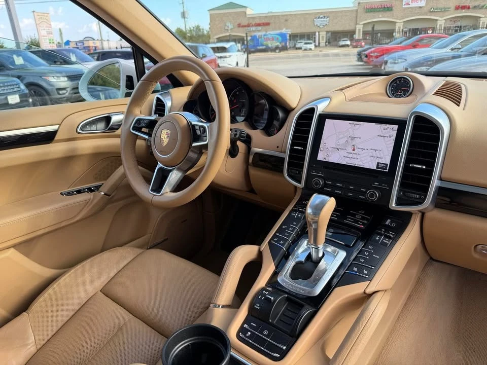 2017 Porsche 958 Cayenne - Image 14 of 18