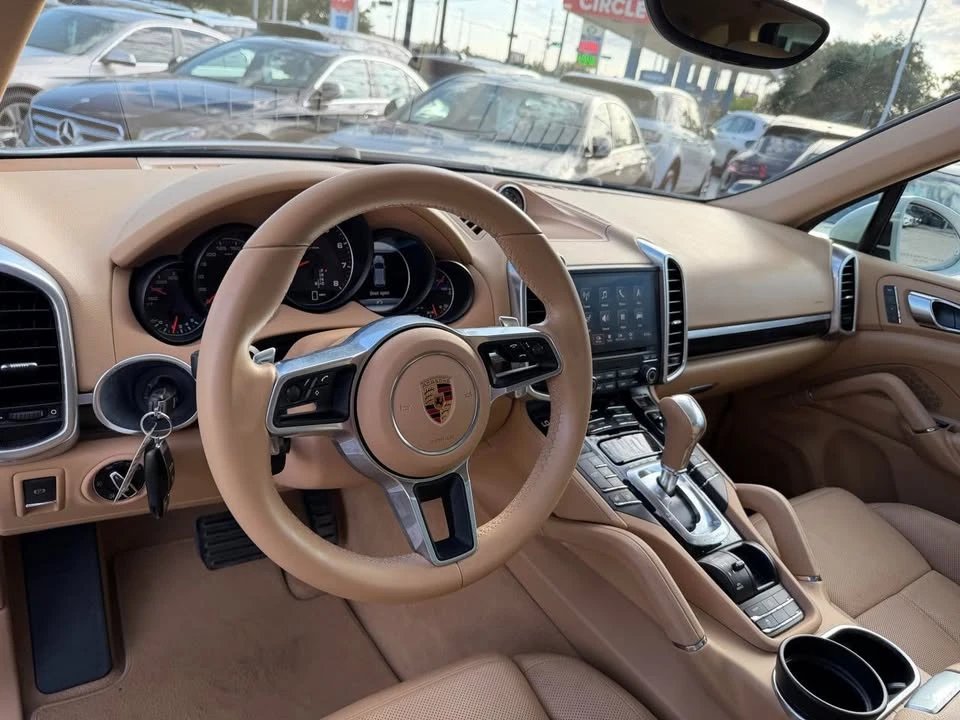 2017 Porsche 958 Cayenne - Image 8 of 18