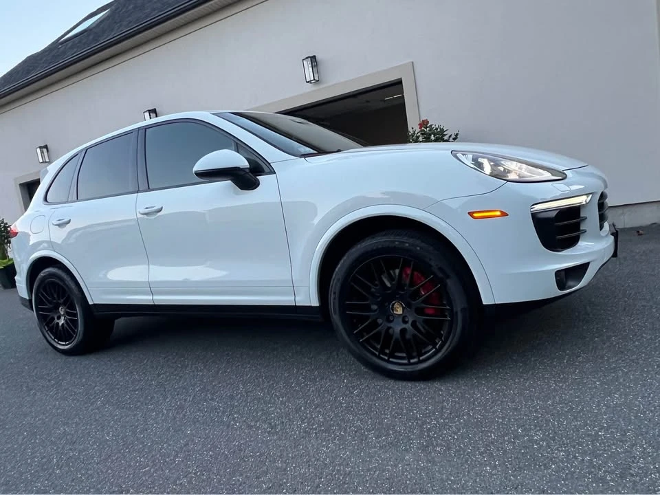 2017 Porsche 958 Cayenne - Image 2 of 10