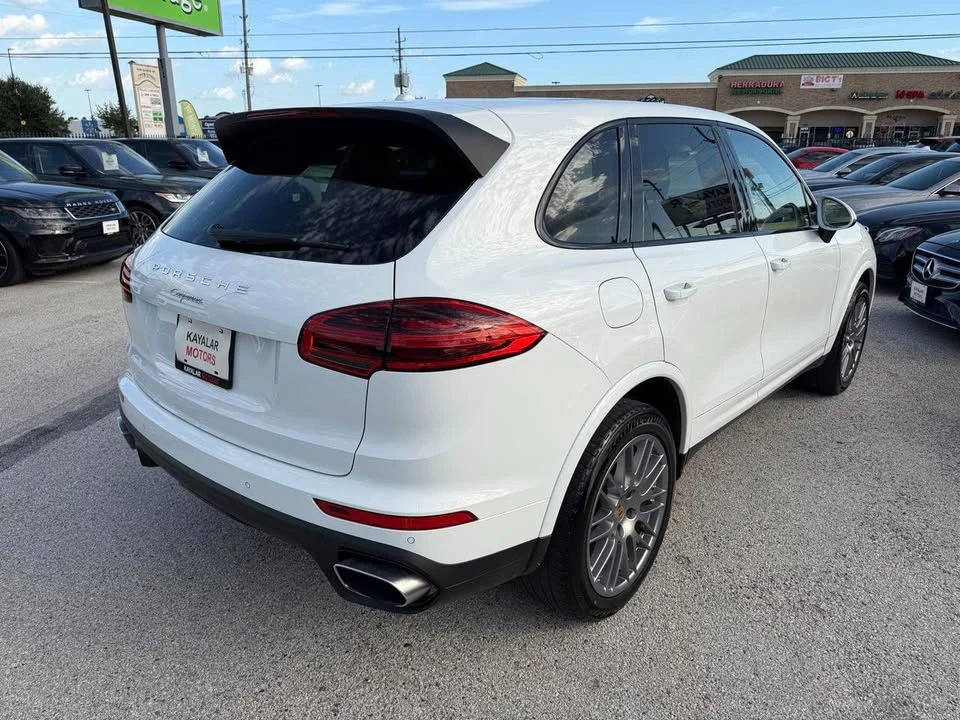 2017 Porsche 958 Cayenne - Image 5 of 18