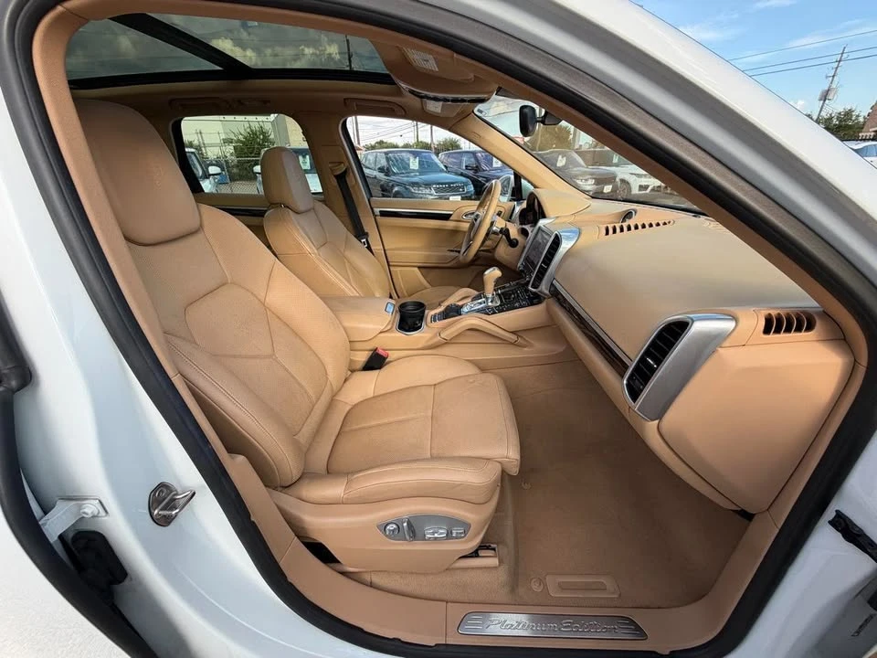 2017 Porsche 958 Cayenne - Image 13 of 18