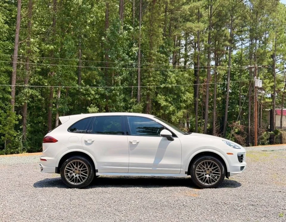 2017 Porsche 958 Cayenne - Image 8 of 20