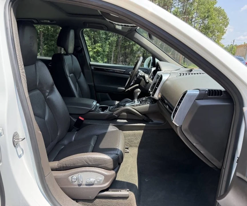 2017 Porsche 958 Cayenne - Image 18 of 20