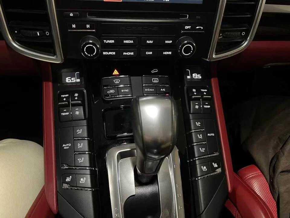 2017 Porsche 958 Cayenne - Image 12 of 14