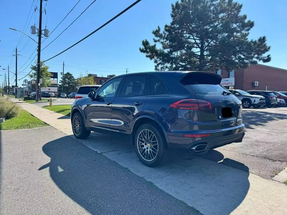 2017 Porsche 958 Cayenne - Image 4 of 16
