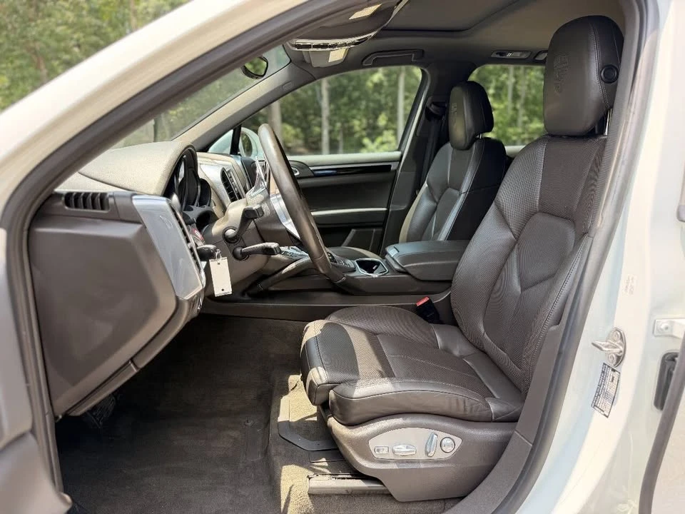 2017 Porsche 958 Cayenne - Image 12 of 20