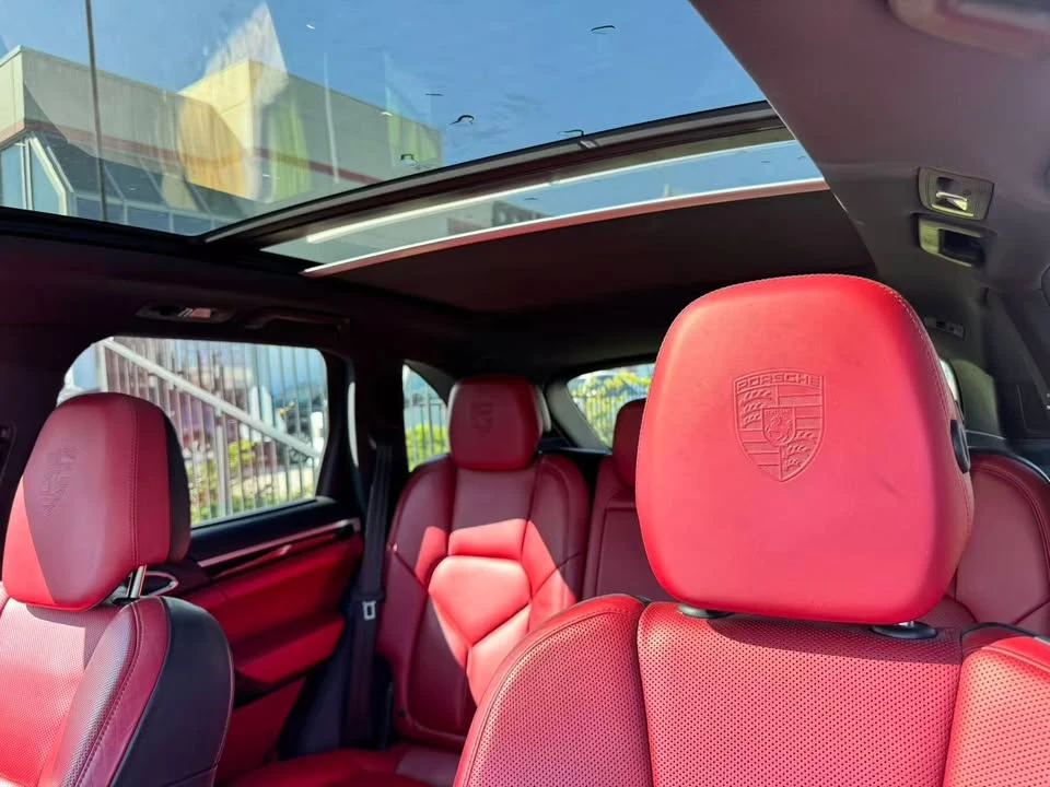 2017 Porsche 958 Cayenne - Image 13 of 16