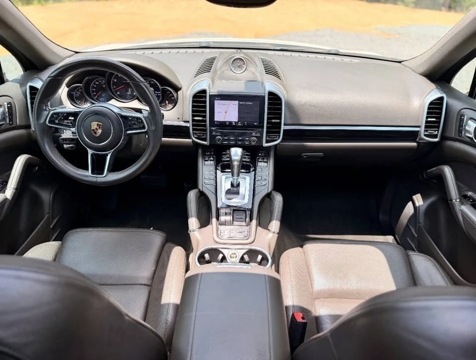 2017 Porsche 958 Cayenne - Image 19 of 20