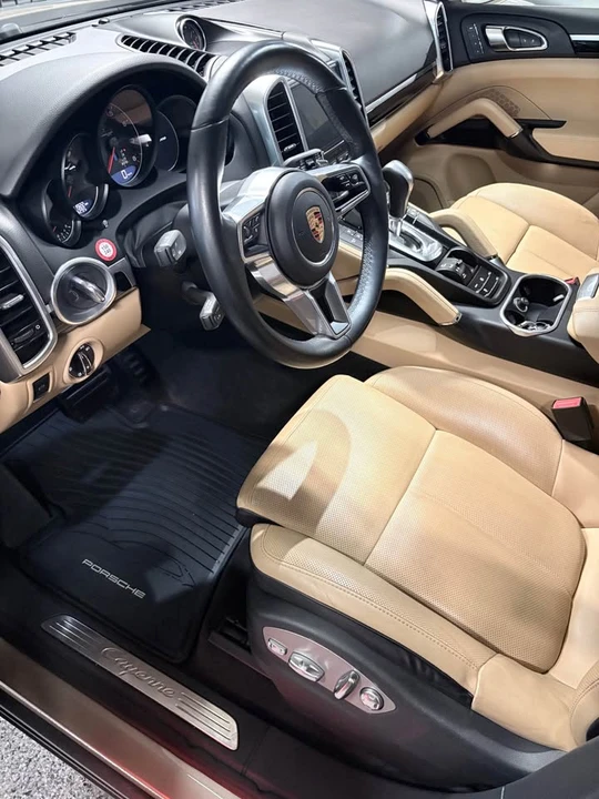 2017 Porsche 958 Cayenne - Image 6 of 12