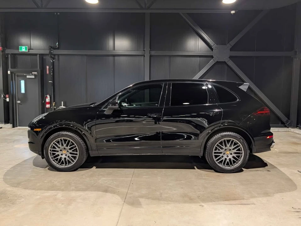2017 Porsche 958 Cayenne - Image 2 of 13