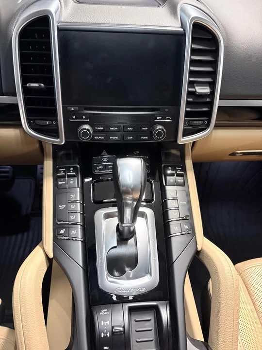 2017 Porsche 958 Cayenne - Image 2 of 12