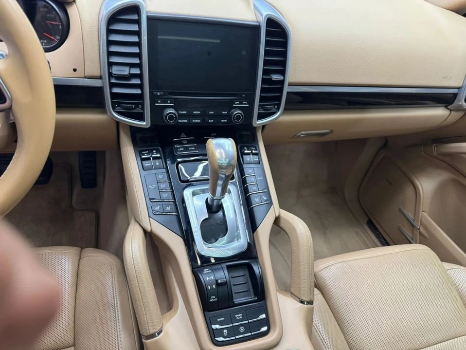 2017 Porsche 958 Cayenne - Image 14 of 20