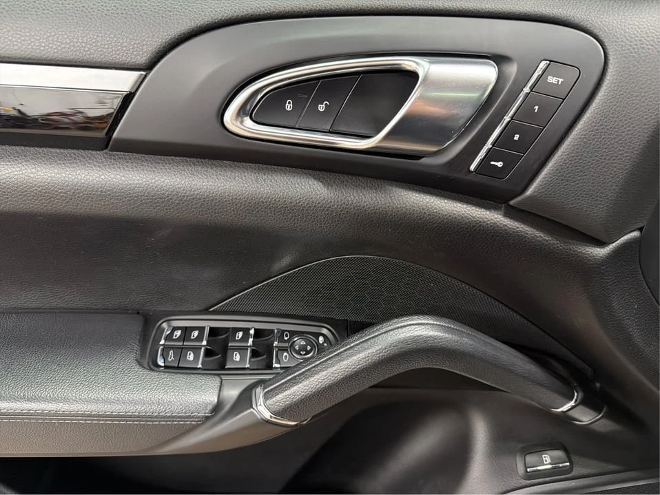 2017 Porsche 958 Cayenne - Image 15 of 20