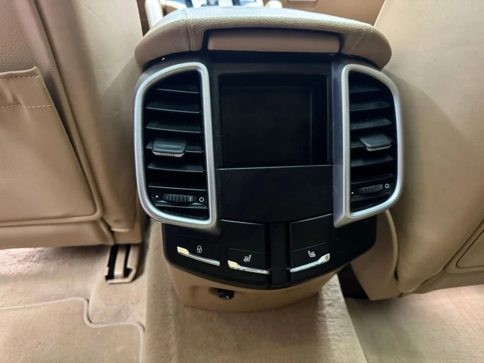 2017 Porsche 958 Cayenne - Image 8 of 20
