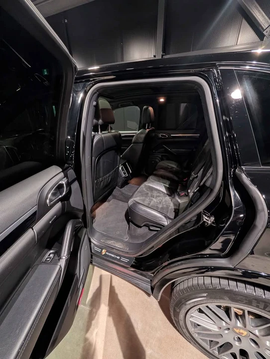 2017 Porsche 958 Cayenne - Image 6 of 13