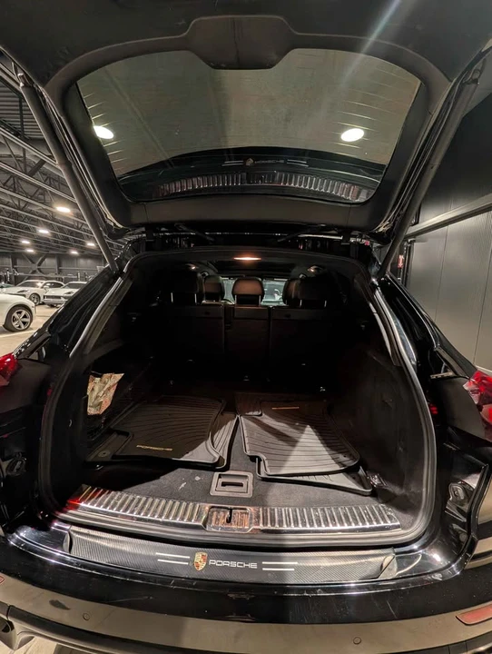 2017 Porsche 958 Cayenne - Image 10 of 13