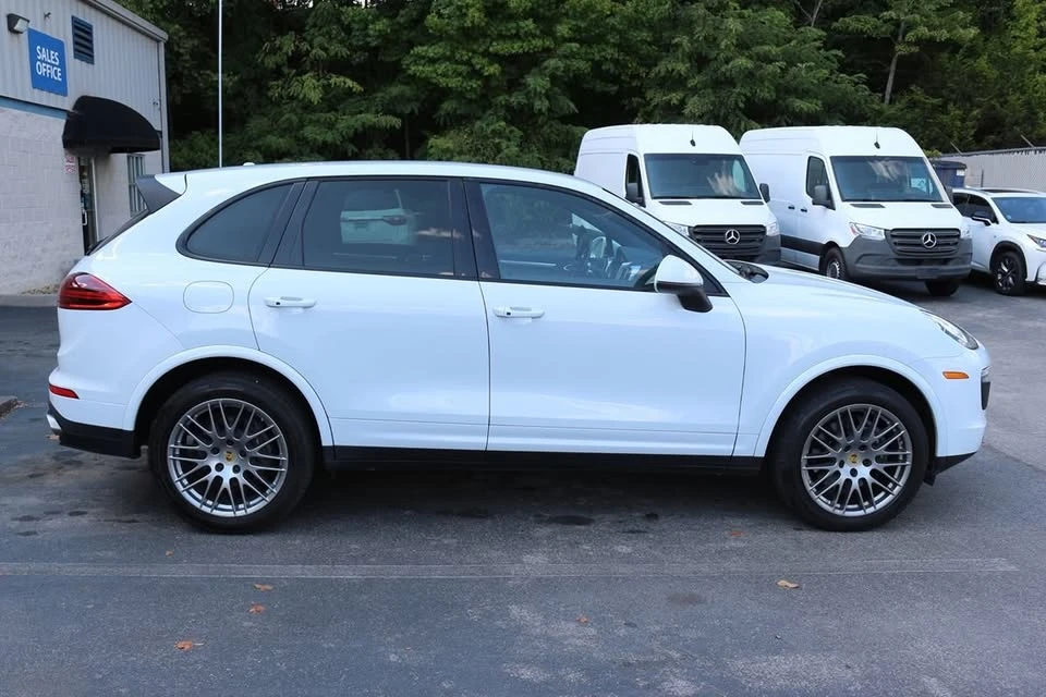 2017 Porsche 958 Cayenne - Image 8 of 20