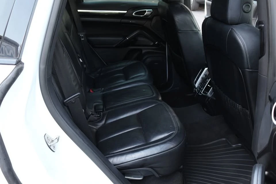 2017 Porsche 958 Cayenne - Image 14 of 20