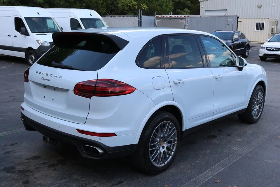 2017 Porsche 958 Cayenne - Image 7 of 20