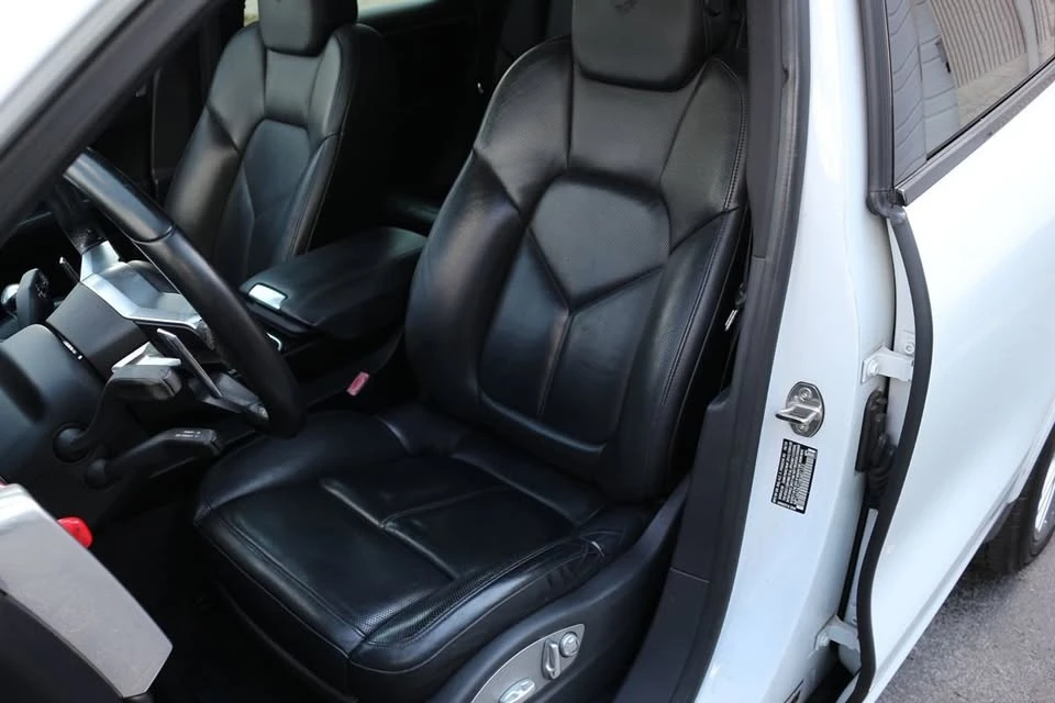 2017 Porsche 958 Cayenne - Image 12 of 20