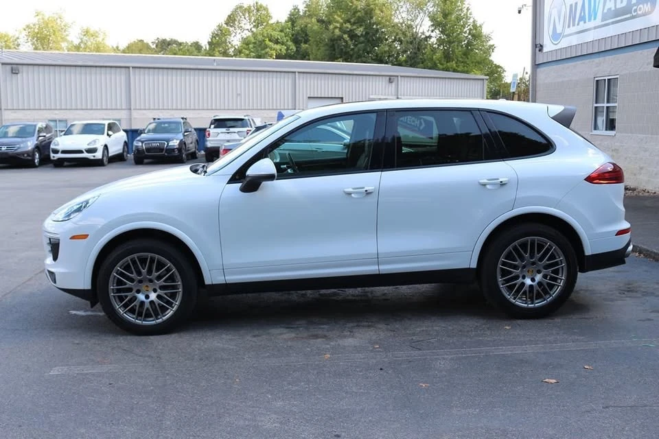 2017 Porsche 958 Cayenne - Image 4 of 20