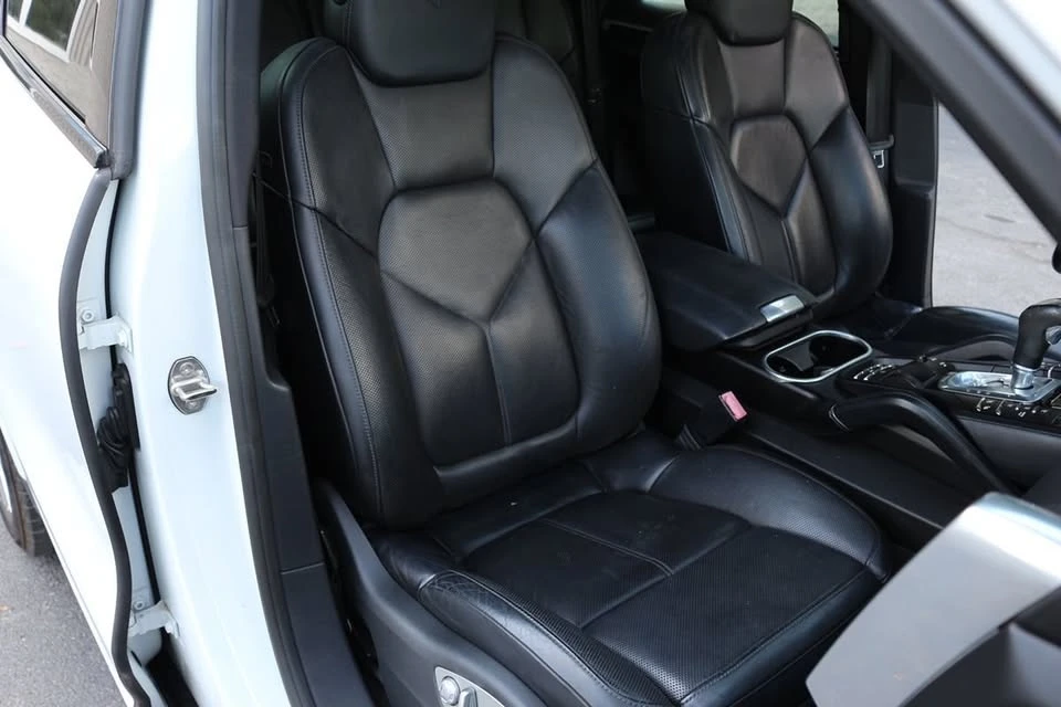 2017 Porsche 958 Cayenne - Image 13 of 20