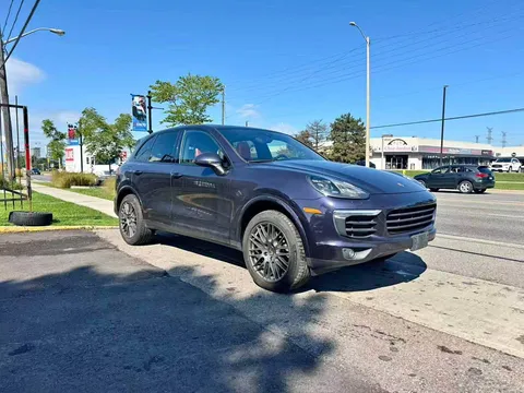 2017 Porsche Cayenne Premium Plus