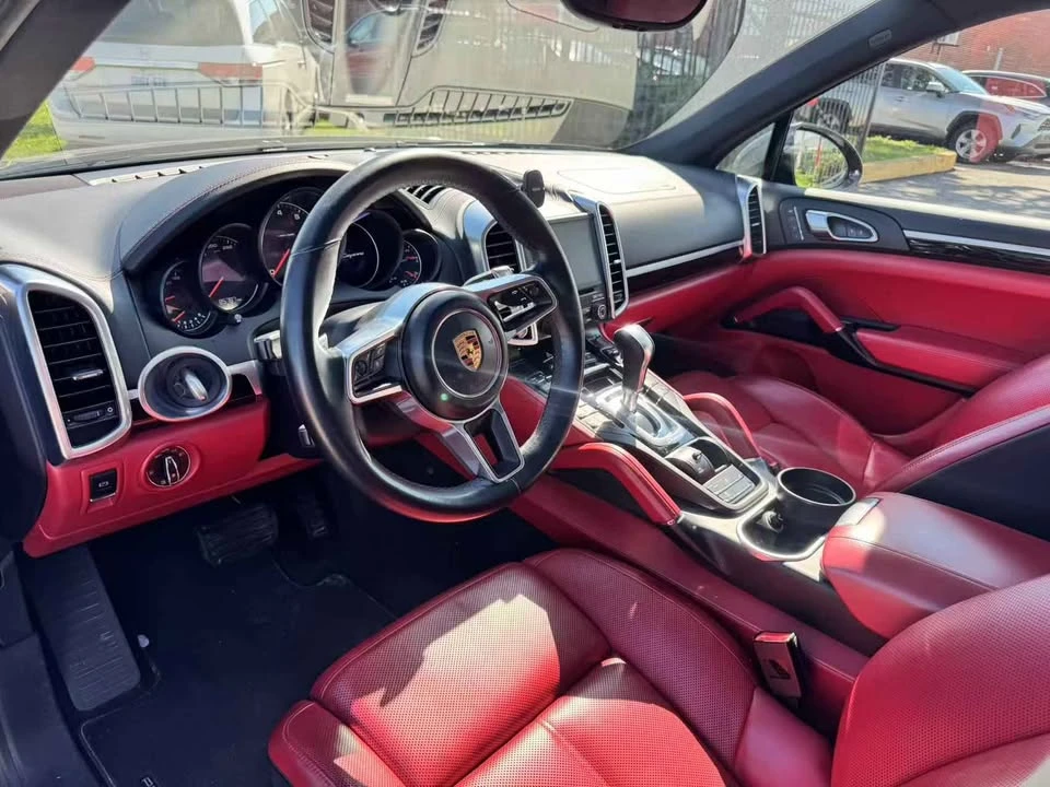2017 Porsche 958 Cayenne - Image 7 of 16