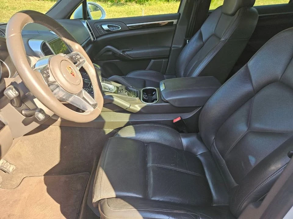2017 Porsche 958 Cayenne - Image 11 of 20
