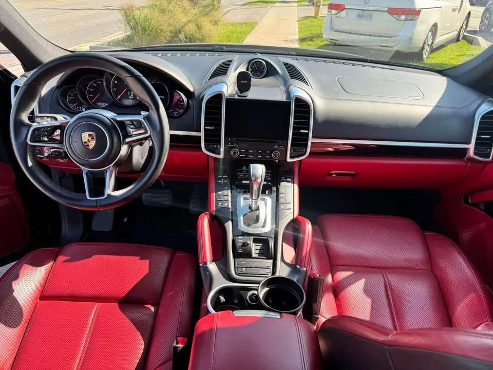 2017 Porsche 958 Cayenne - Image 7 of 16