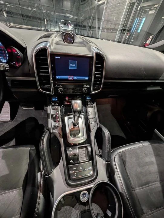 2017 Porsche 958 Cayenne - Image 7 of 13