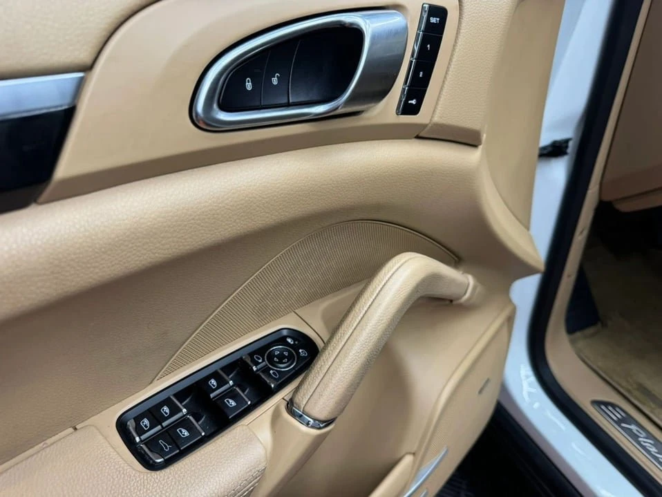 2017 Porsche 958 Cayenne - Image 9 of 20