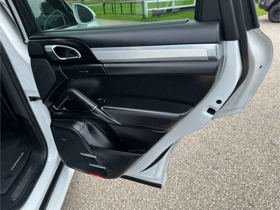 2017 Porsche 958 Cayenne - Image 19 of 20
