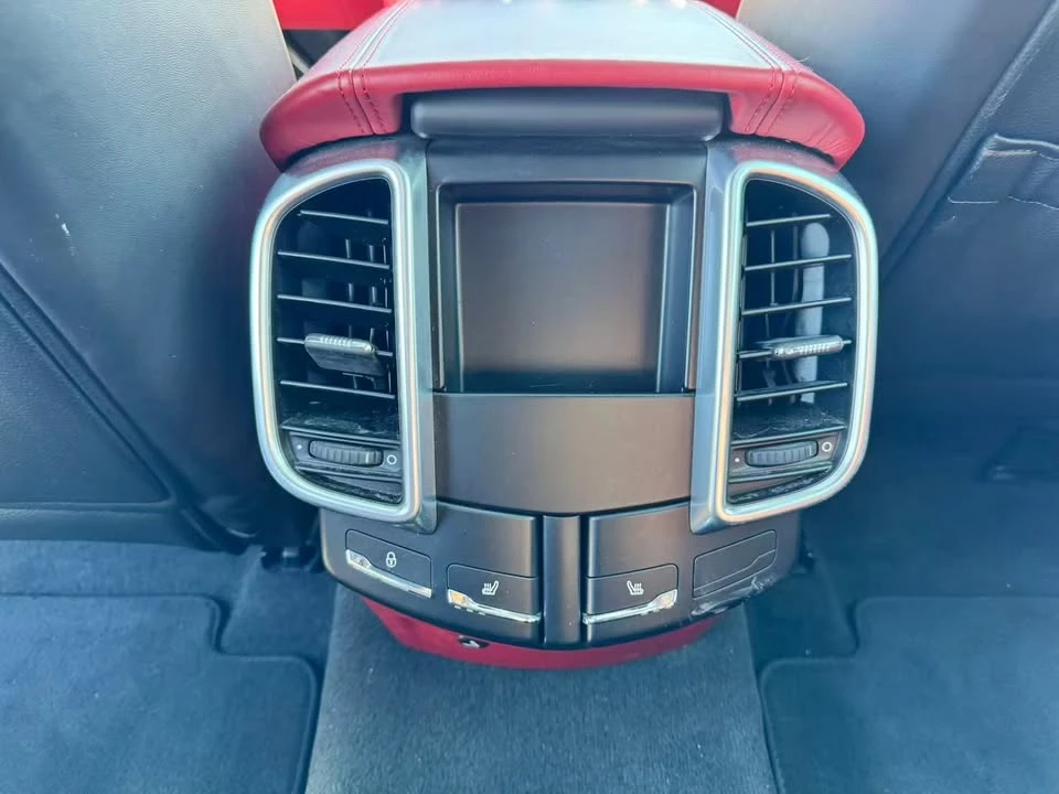 2017 Porsche 958 Cayenne - Image 14 of 16