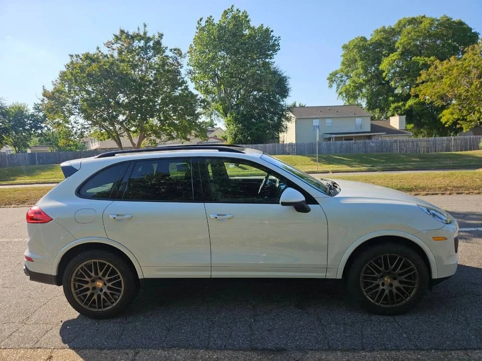 2017 Porsche 958 Cayenne - Image 7 of 20
