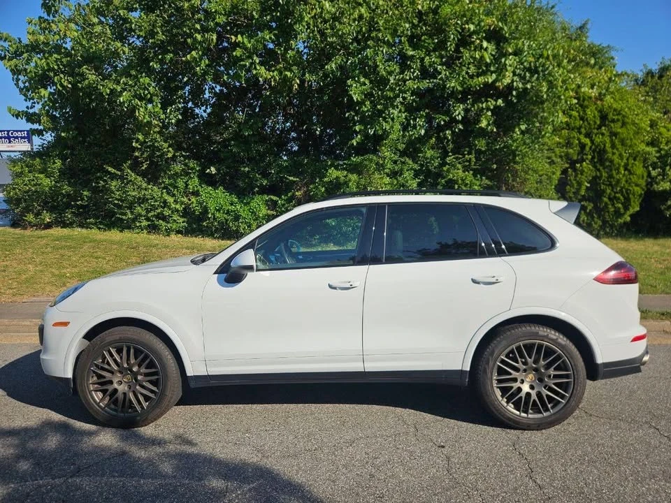 2017 Porsche 958 Cayenne - Image 2 of 20