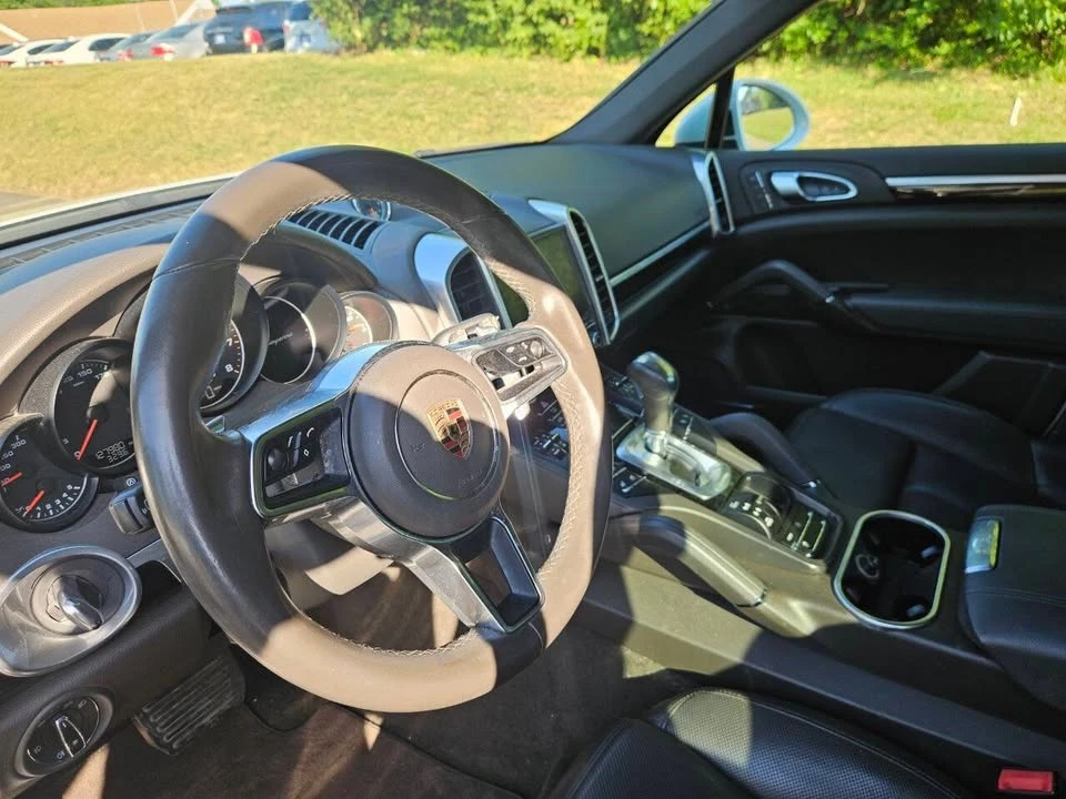 2017 Porsche 958 Cayenne - Image 10 of 20